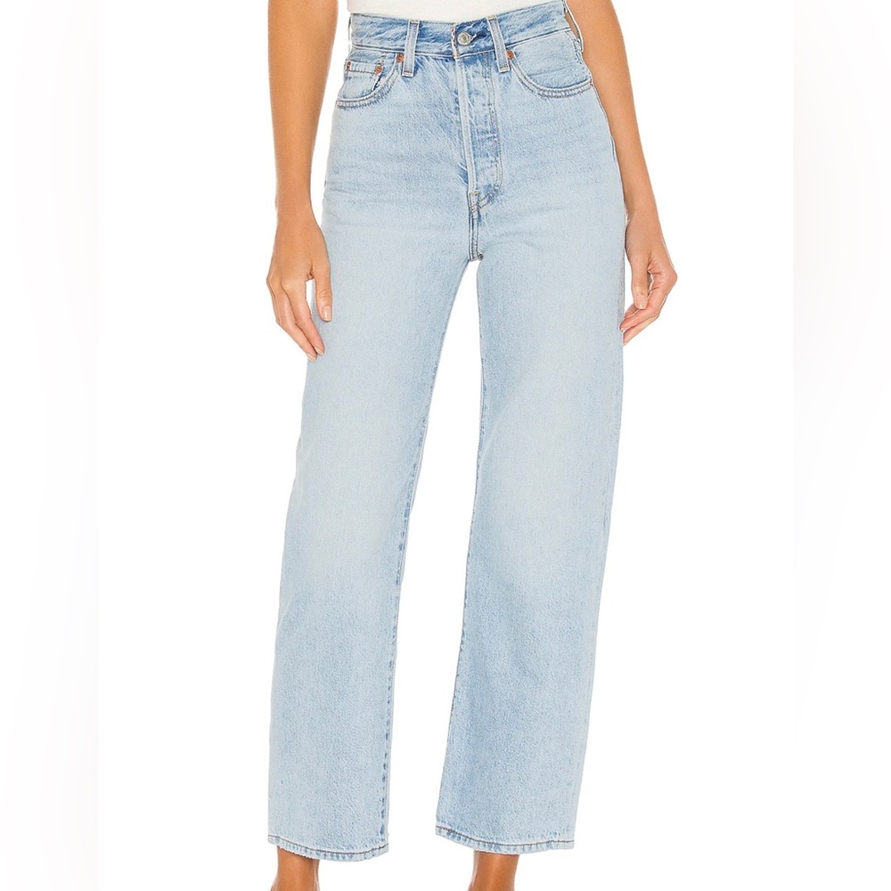LEVI’S Ribcage Straight Ankle in Middle Road